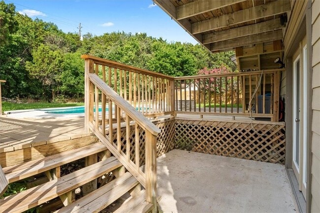 Building Photo - 6100 Danwood Dr