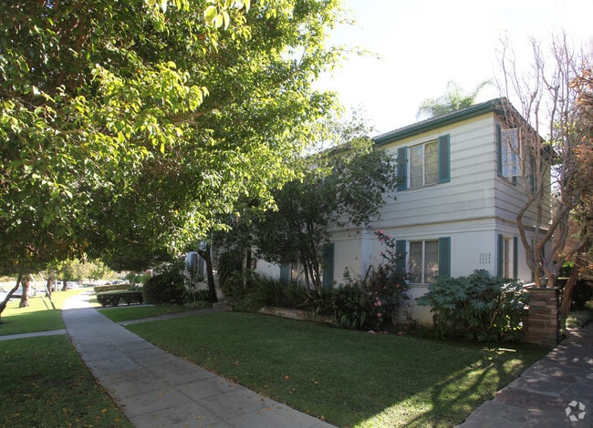 Primary Photo - 3200 Rowena Ave