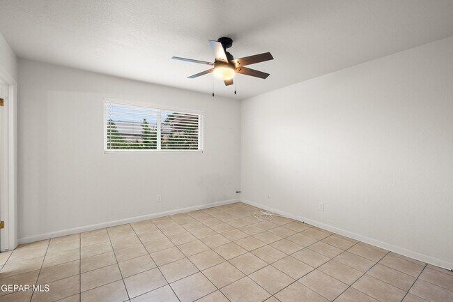 Building Photo - 7139 Orizaba Ave