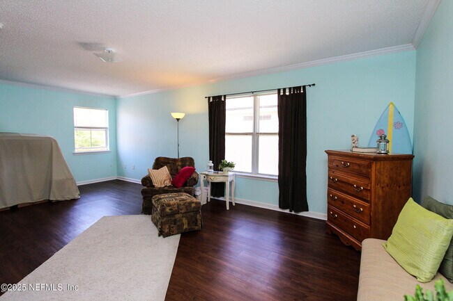 Building Photo - 3583 Old Village Dr