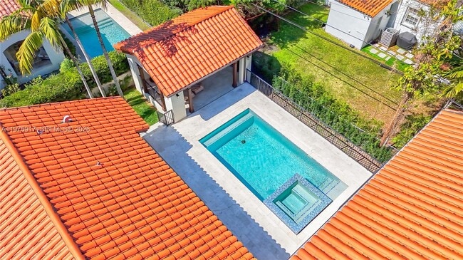 Building Photo - 519 Alhambra Cir