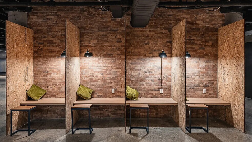 Building Photo - 255 18th St