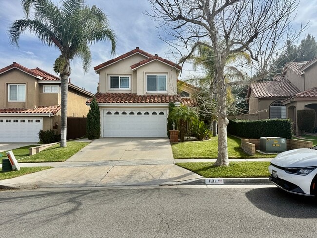 Building Photo - Nice 2 Story Family Home