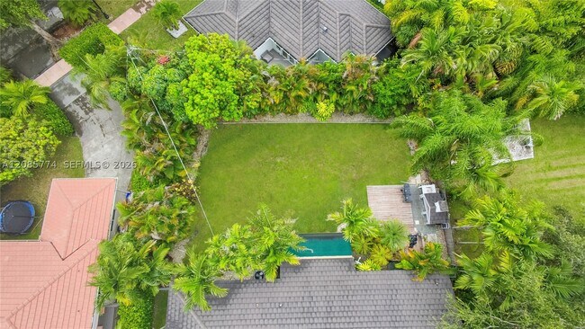 Building Photo - 3128 Coconut Grove Dr