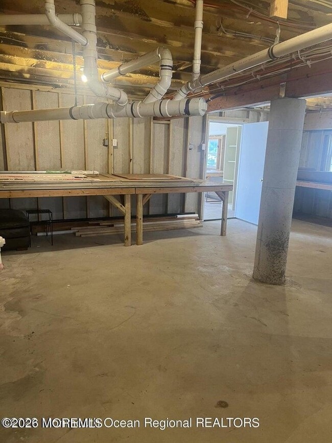 Building Photo - 83 Vanard Dr