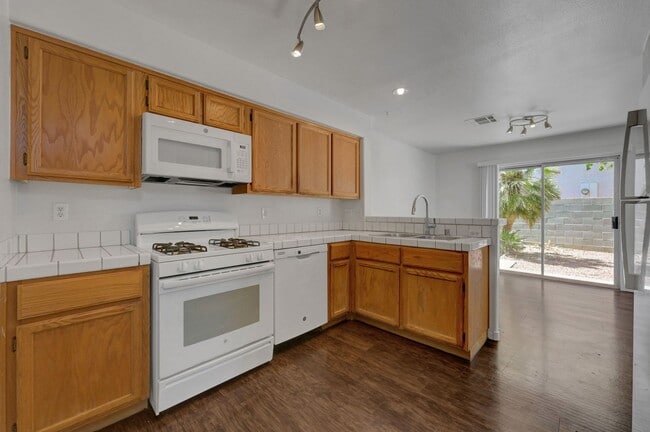 Building Photo - 193 Chadwell Ct