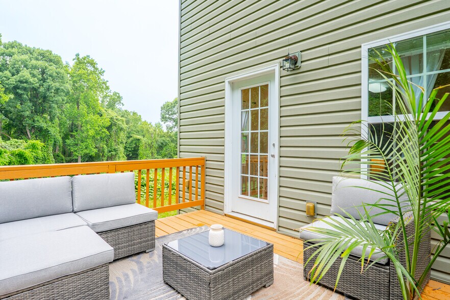 Building Photo - 131 High Bluff Cir