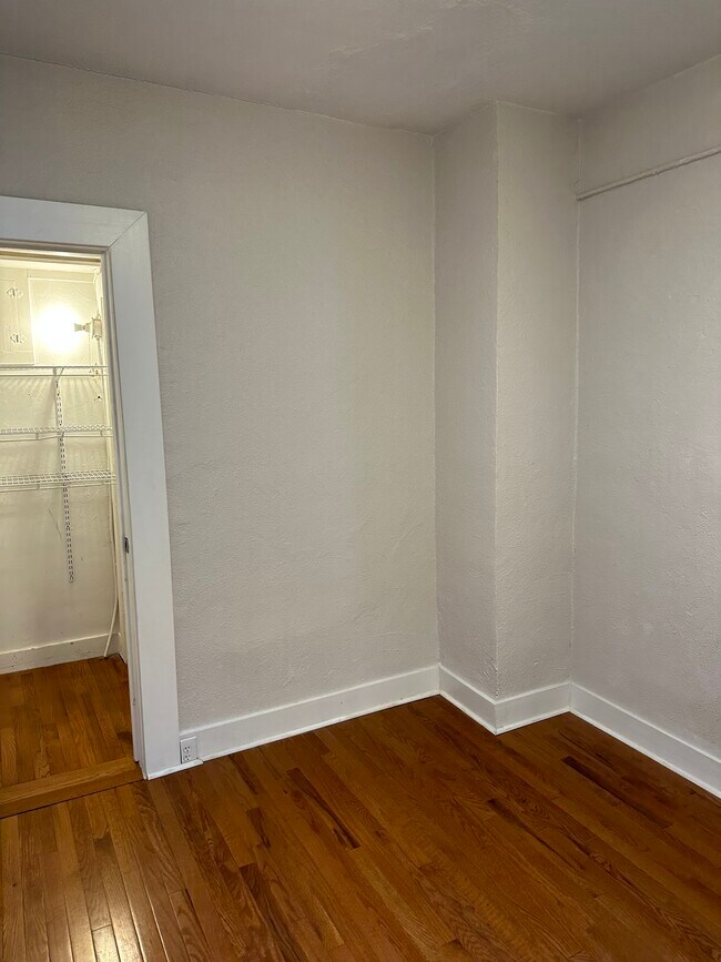 second room - 3628 Mariposa St