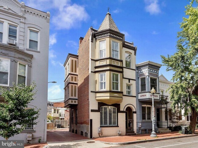 Building Photo - 1908 6th St NW