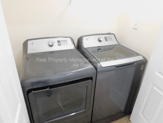 Building Photo - 144 Bridford Downs Dr