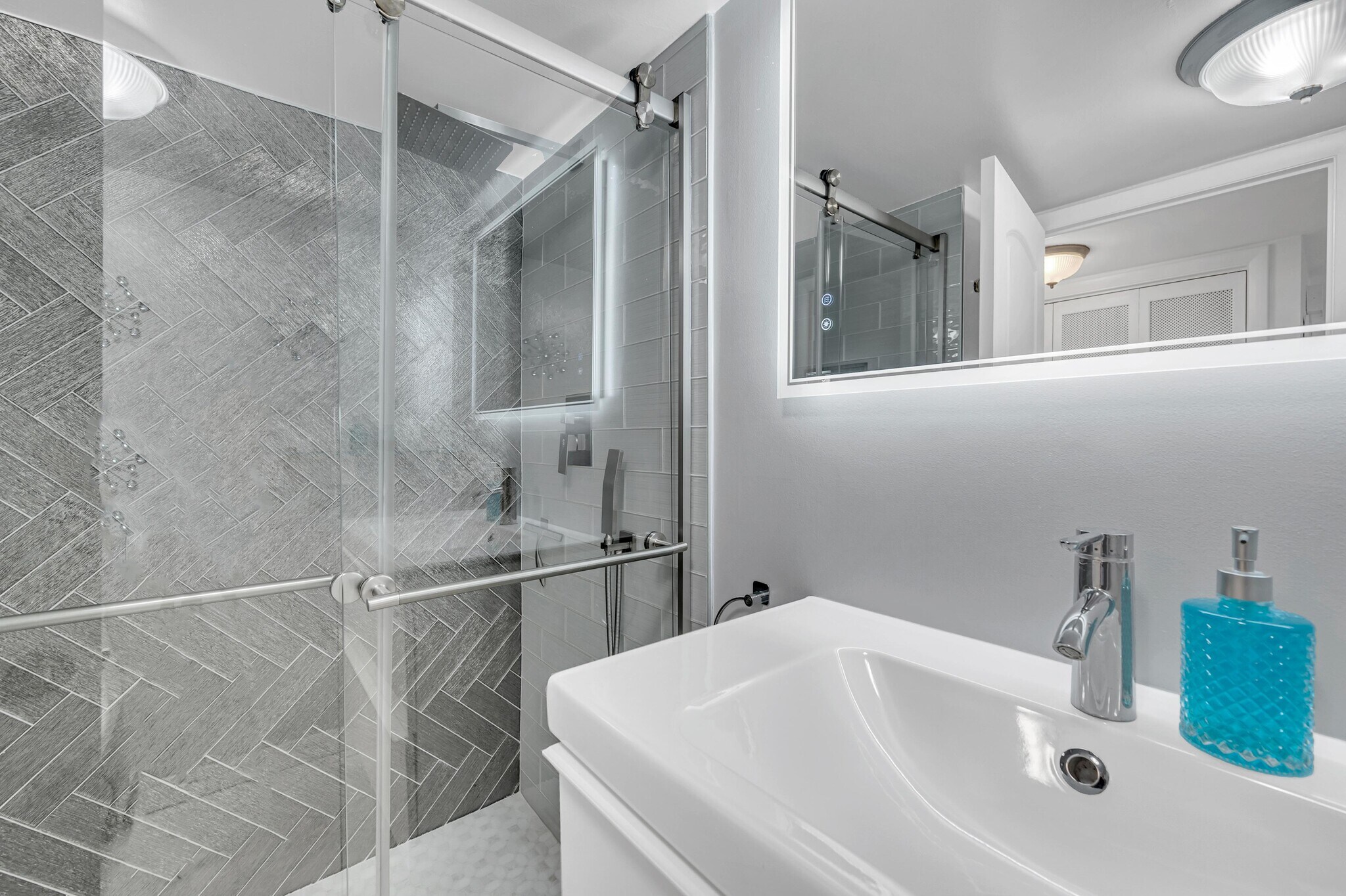 Building Photo - 4020 Galt Ocean Dr