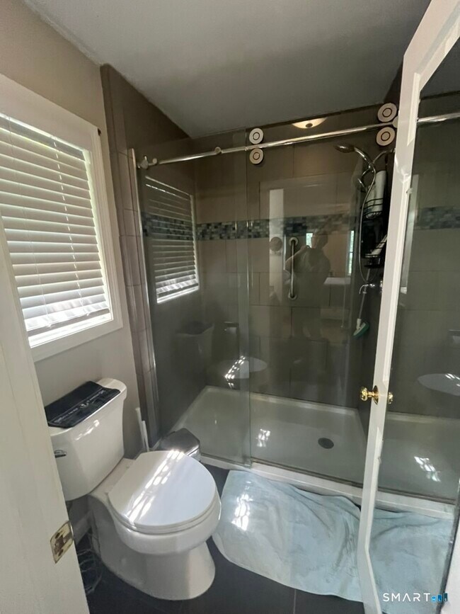 Building Photo - 193 Deerfield Ridge Dr