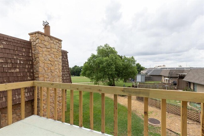 Building Photo - 12508 Green Valley Dr