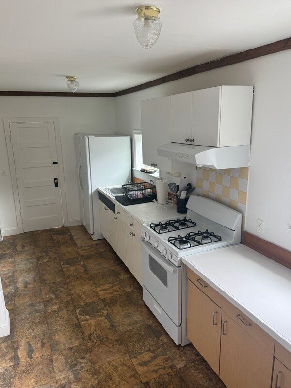 Building Photo - 3712 Parkside Dr