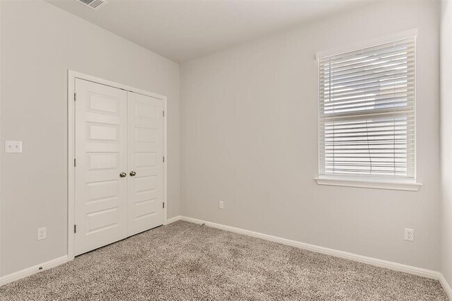 Building Photo - 2521 Pecan Island Dr