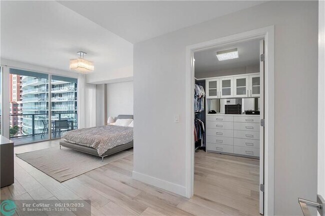 Building Photo - 2200 N Ocean Blvd