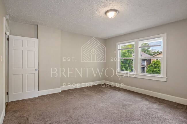 Building Photo - Updated and Move-In Ready 4-Bedroom Home
