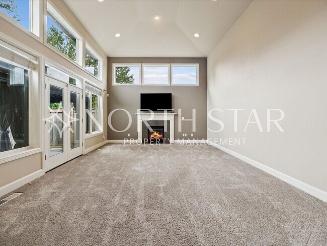 Building Photo - Tuscan Hills Traditional in Happy Valley