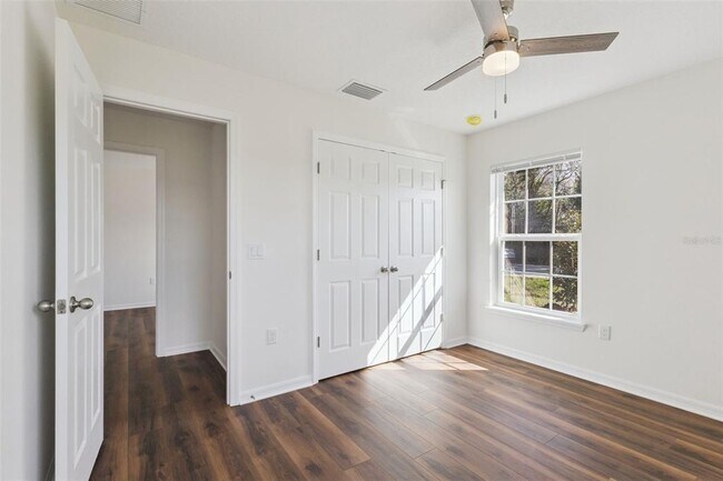 Building Photo - 1073 N Rockingham Ave