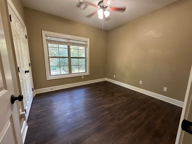 Building Photo - 1411 Caney Ln