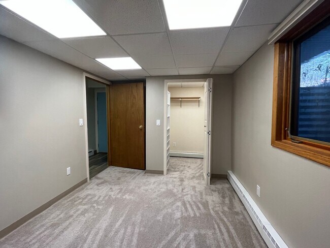 Building Photo - 560 Wigwam Way