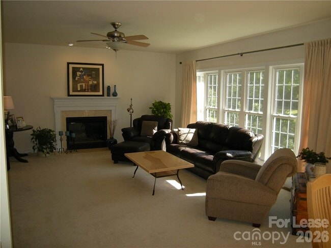 Building Photo - 10306 Gunnison Ln