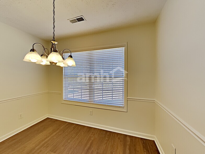 Building Photo - 6027 Nautical St