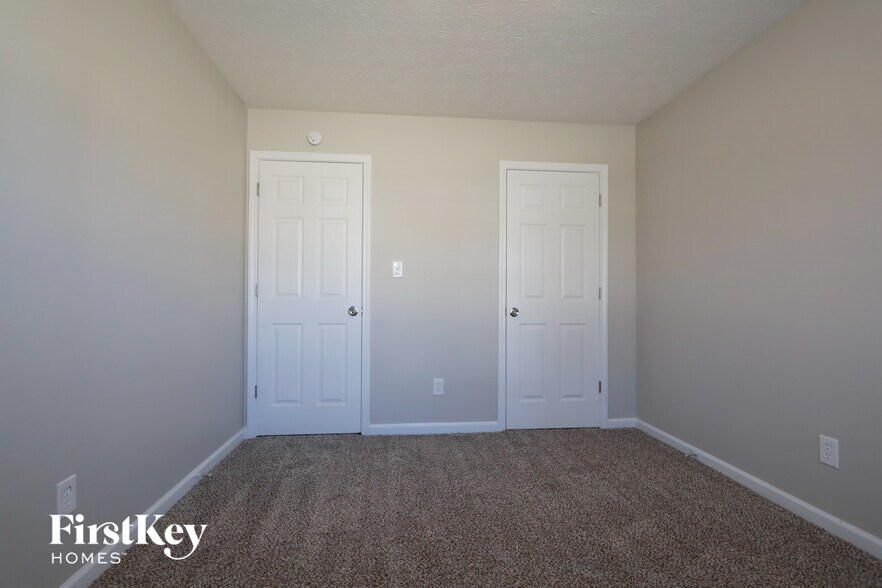 Building Photo - 2395 Pemberton Point