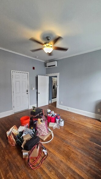 Building Photo - 142 Sumac St