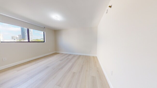 Building Photo - 17878 N Bay Rd