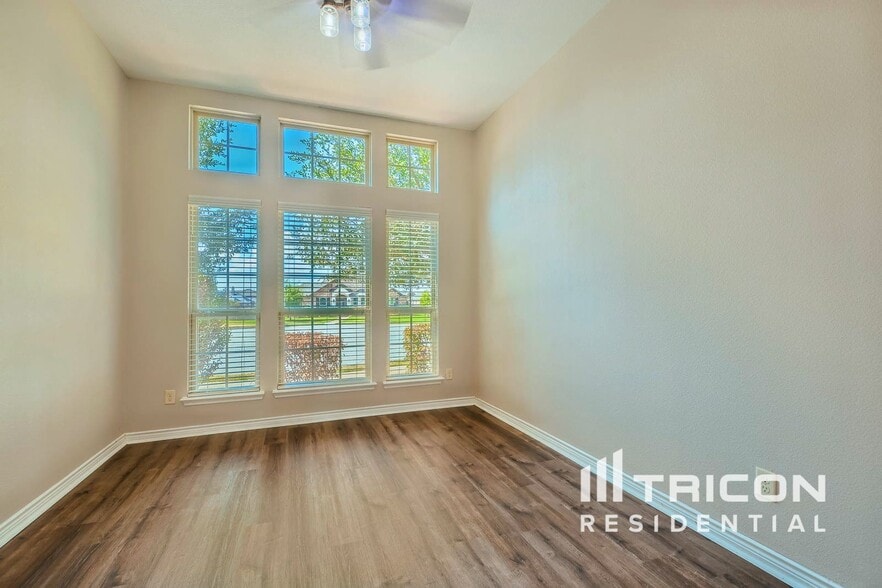 Building Photo - 1426 Rapids Ct