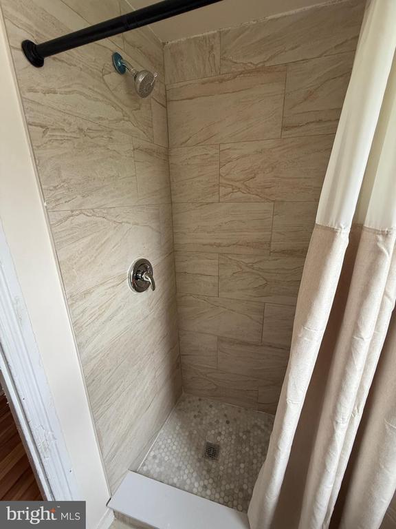 Building Photo - 1861 Judson St