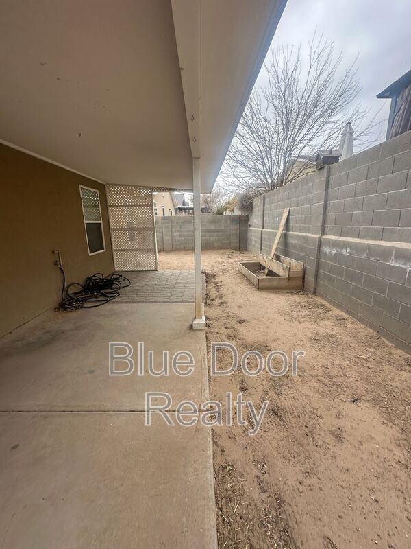 Building Photo - 3741 Rancher Loop NE