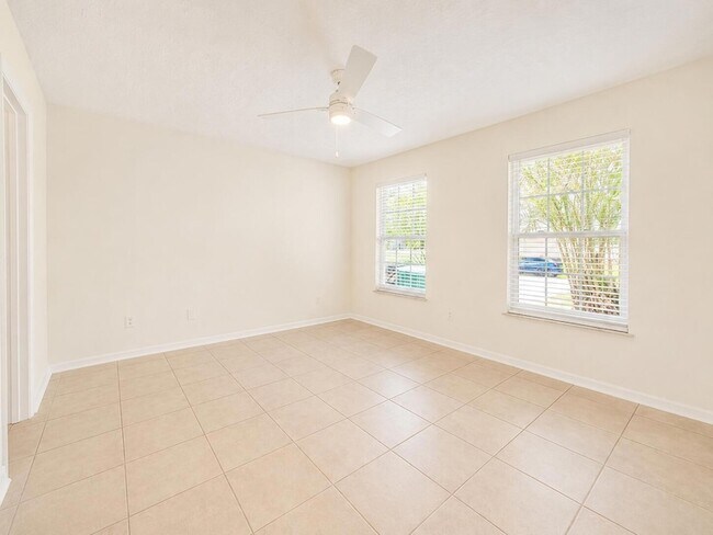 Building Photo - 2822 SW Giralda St