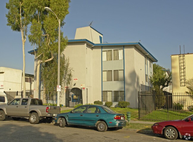 Building Photo - 1540 S Gramercy Pl