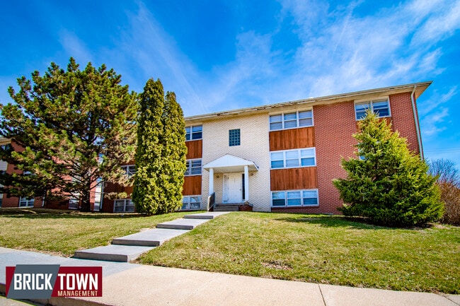 Building Photo - 505 Wilshire Dr