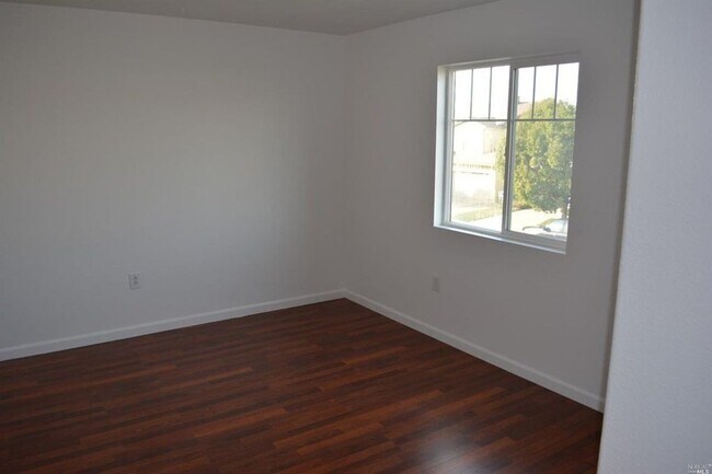 Building Photo - Spacious 4/3 located by American Canyon High available for rent!
