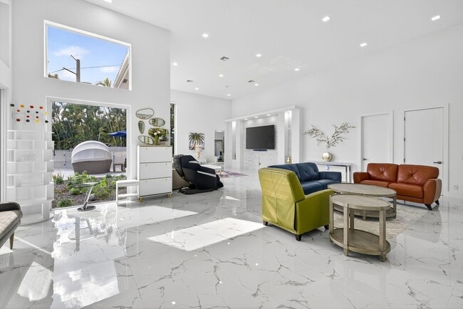 Building Photo - 2673 NW 64th Blvd