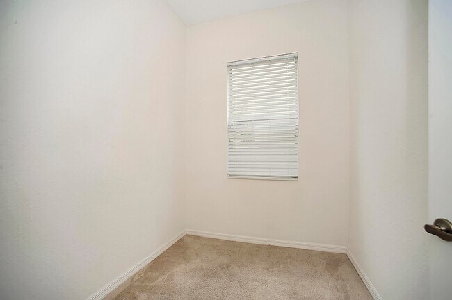 Building Photo - 4859 Chastain Dr