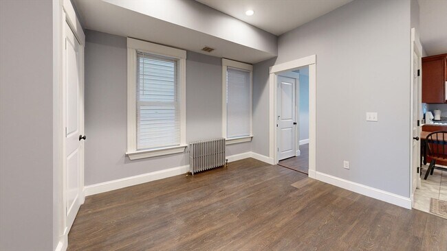 Building Photo - 109 Chelsea St