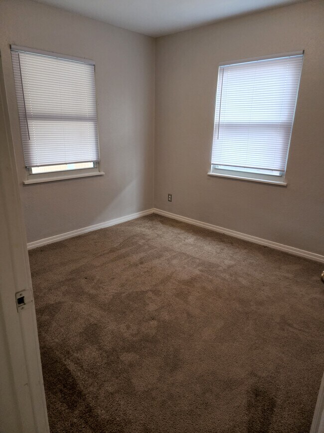 Bedroom 2 - 504 SW 45th Ave