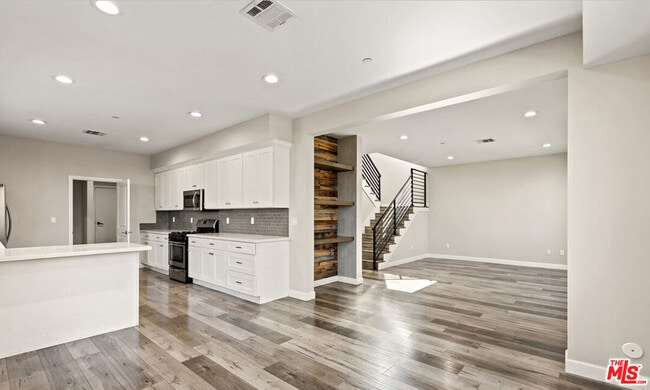 Building Photo - 14528 Killion St