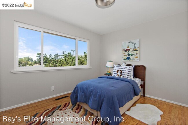 Building Photo - 3 br, 2 bath House - 4200 Aberfoil Ave