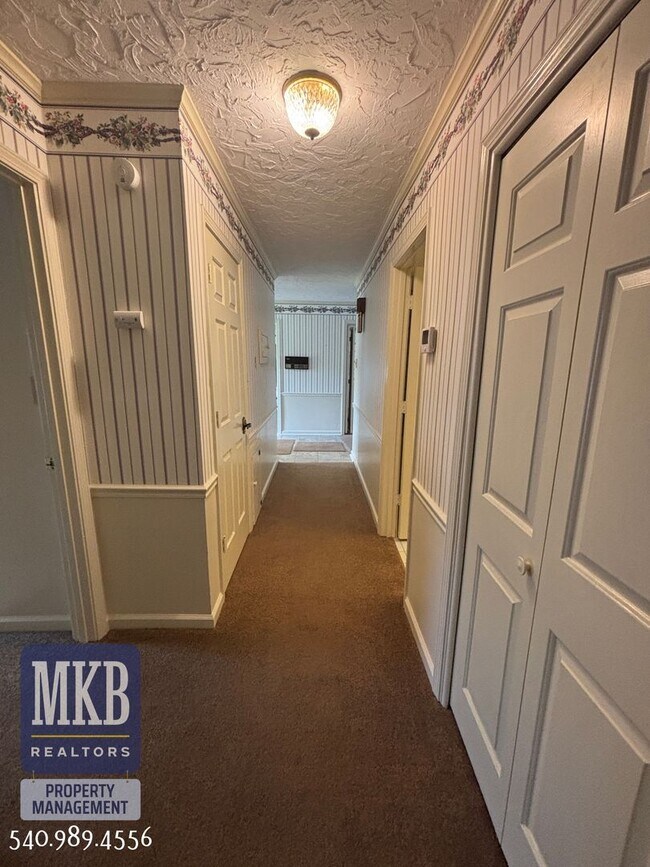 Building Photo - 5056 Catawba Valley Dr