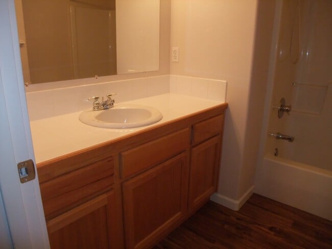 Building Photo - Newer 3 Bedroom Home in SW Albany Ready To Move Into