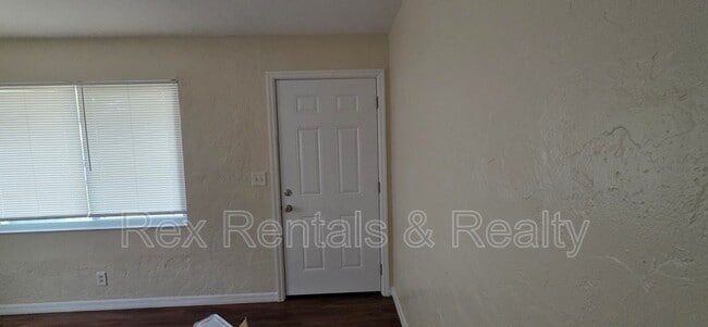 Building Photo - 4722 12th Ave S