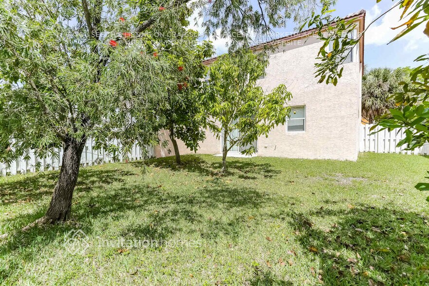 Building Photo - 538 NW 157th Ln