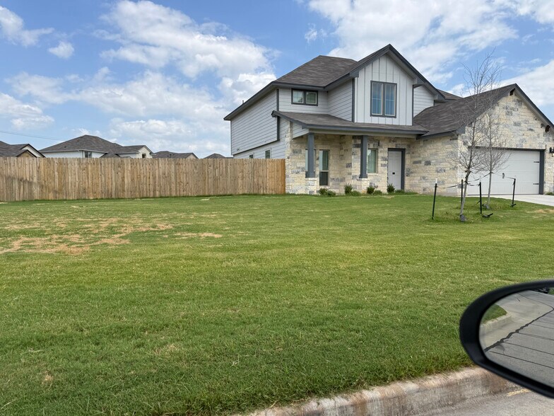 Building Photo - 5700 Foggy Lagoon Dr