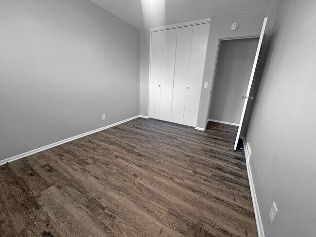 Building Photo - 27 Ridgewood St