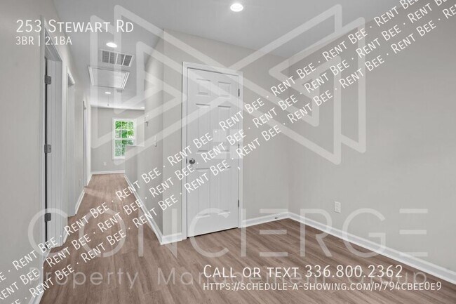 Building Photo - 253 Stewart Rd SE